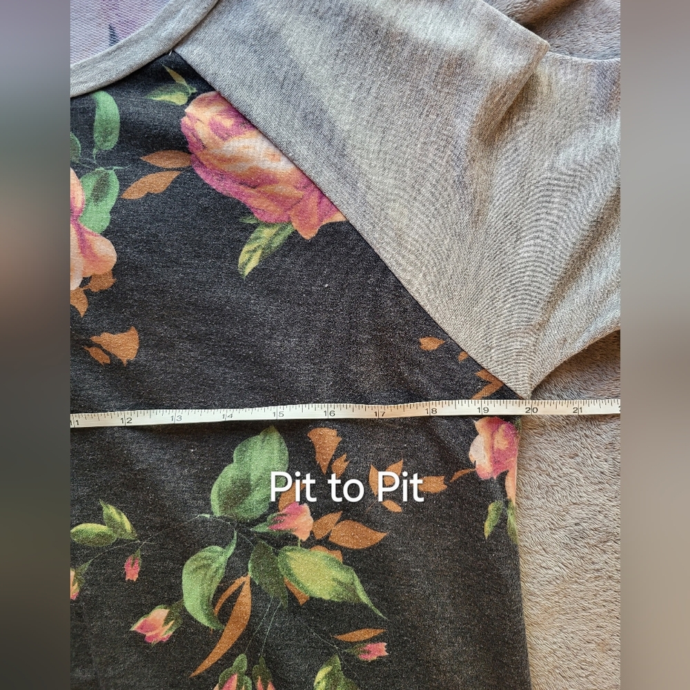 Flower Tee - Picture 6 of 7